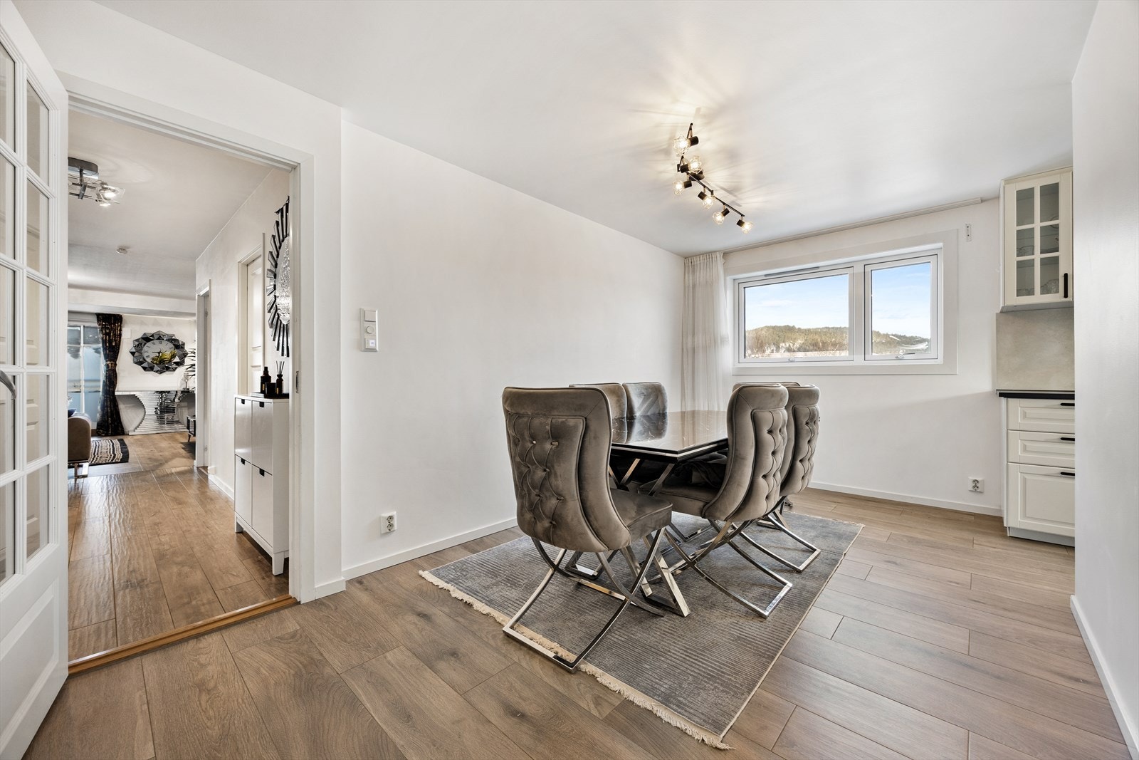 Her er det god plass til å samle familie og venner til hyggelige måltider. Galleribilde