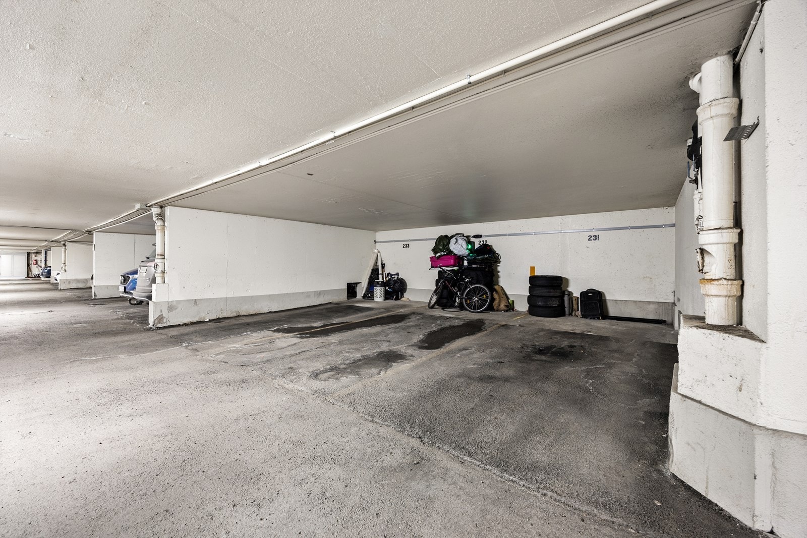 Det medfølger parkeringsplass i felles garasjeanlegg. Galleribilde