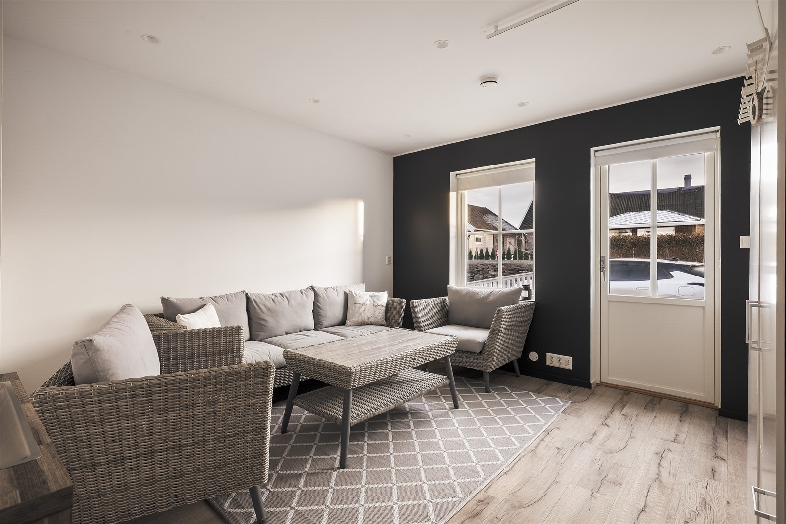 I tillegg byr 1.etasjen på et soverom med et areal på 13,7 m². Galleribilde