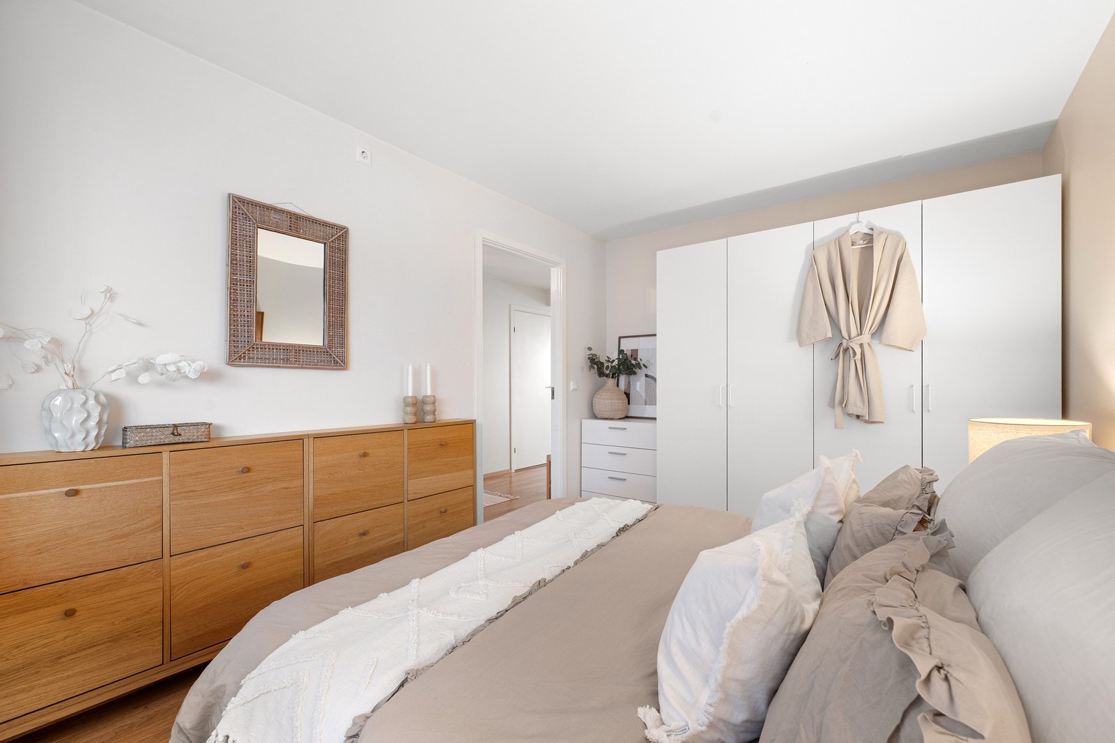 Godt med plass! Ved ønske om et tredje soverom i leiligheten, kan man som nevnt tidligere benytte deler av stua til dette. Galleribilde