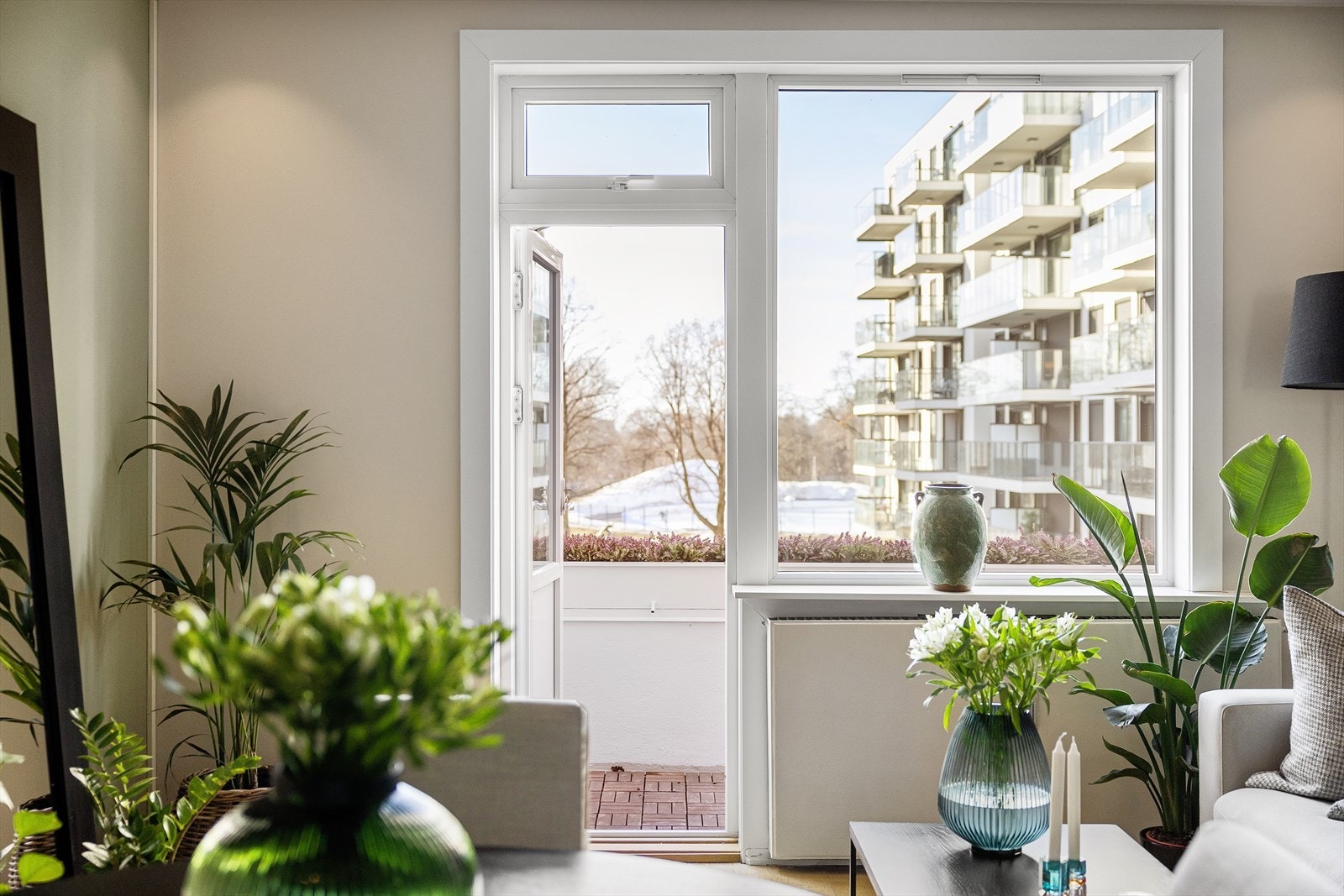 Fra stuen er det utgang til en herlig balkong Galleribilde