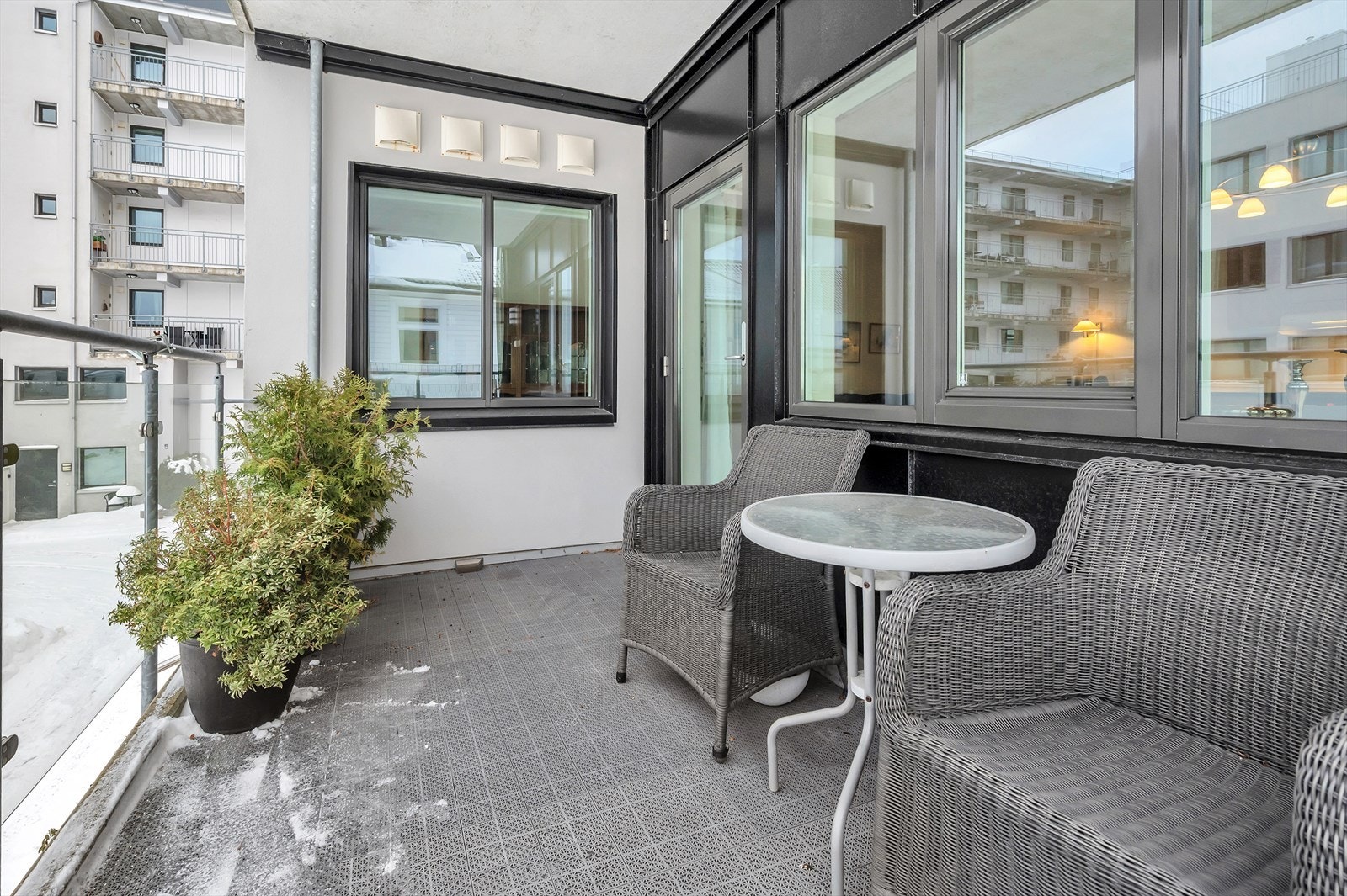 Lys og romslig 4-roms i Nybyen, med sentral beliggenhet og umiddelbar nærhet til både byliv og flotte turmuligheter Galleribilde