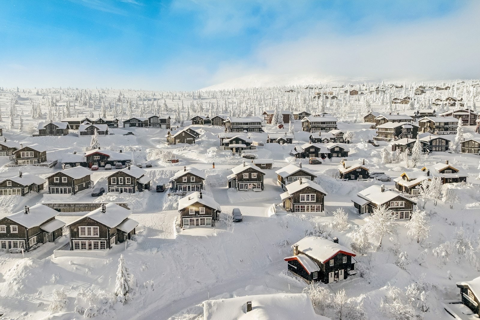 Her bor du midt i et attraktivt fjellområde med umiddelbar nærhet til naturen. Galleribilde
