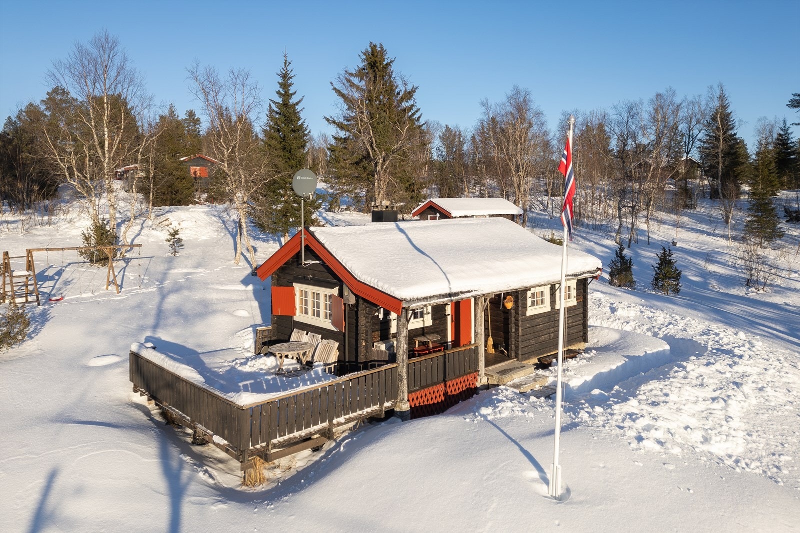 Her får du en svært romslig og solrik tomt på hele 3,6 mål. Galleribilde