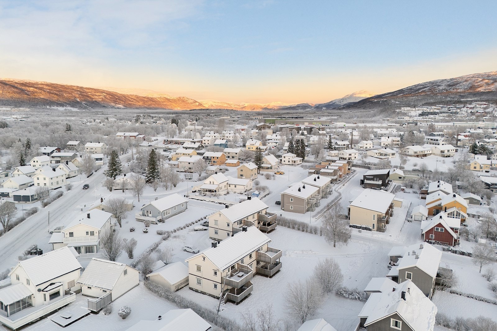 Ca. 800 meter til Jernbanestasjon Galleribilde