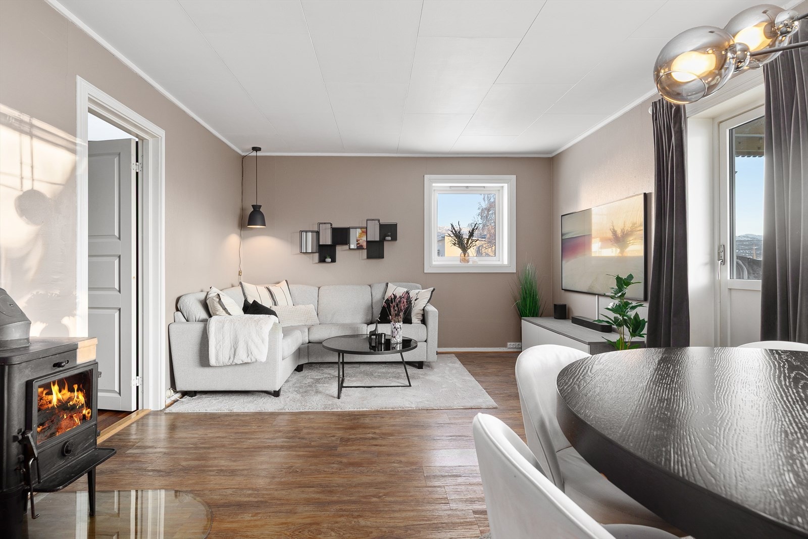 Leiligheten er tilknyttet signal bredbånd, 500/500 linje. Galleribilde