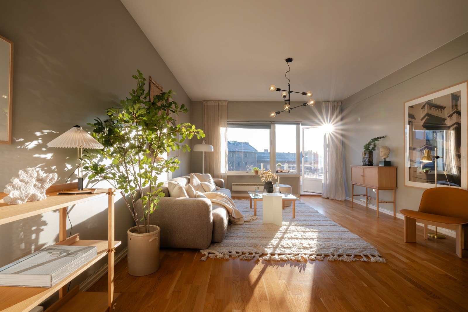 Velkommen til Larviksgata 8, presentert av Schala & Partners ved Kjerstin Falkum, tlf. 922 04 707. Galleribilde