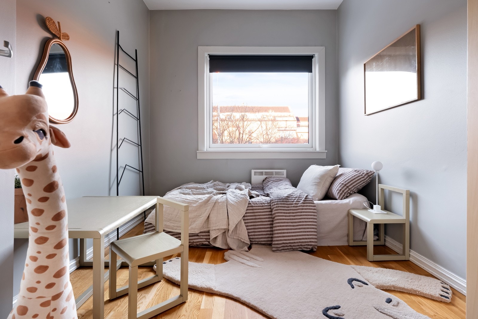 Det andre soverommet har plass til seng og skrivebord, og kan enkelt tilpasses ulike behov. Galleribilde