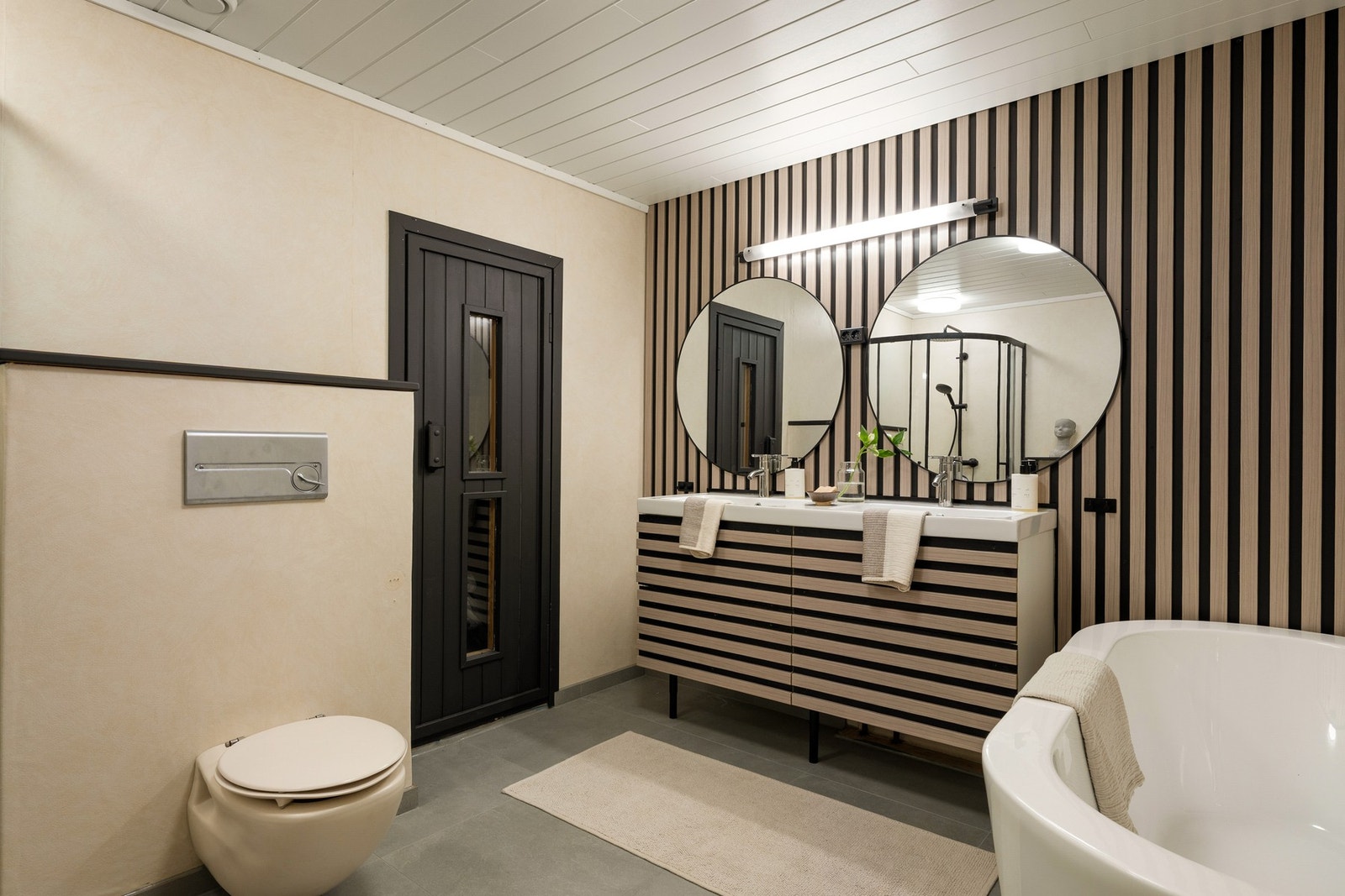 Baderommet i underetasjen er oppgradert så sent som i 2026! Galleribilde