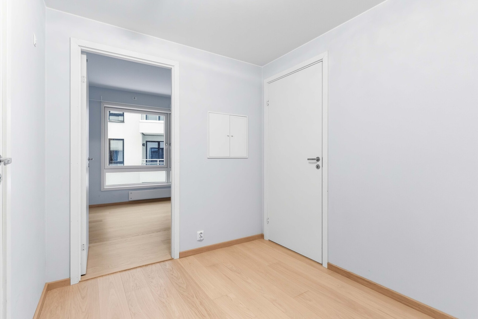 Entréen er romslig med gode oppbevarings muligheter. Galleribilde