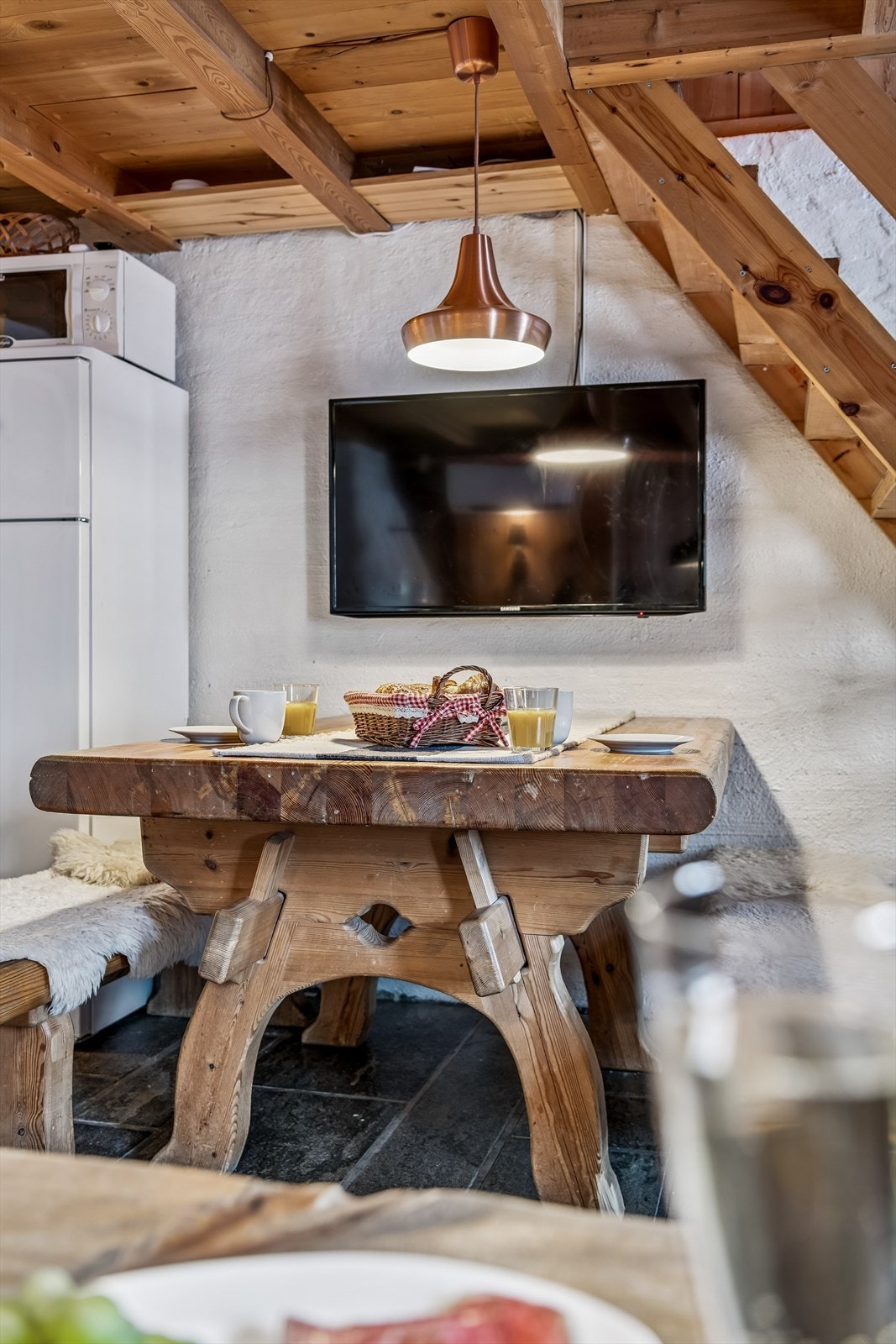 Den robuste spisegruppen har plass til felles måltider etter en aktiv dag. Galleribilde