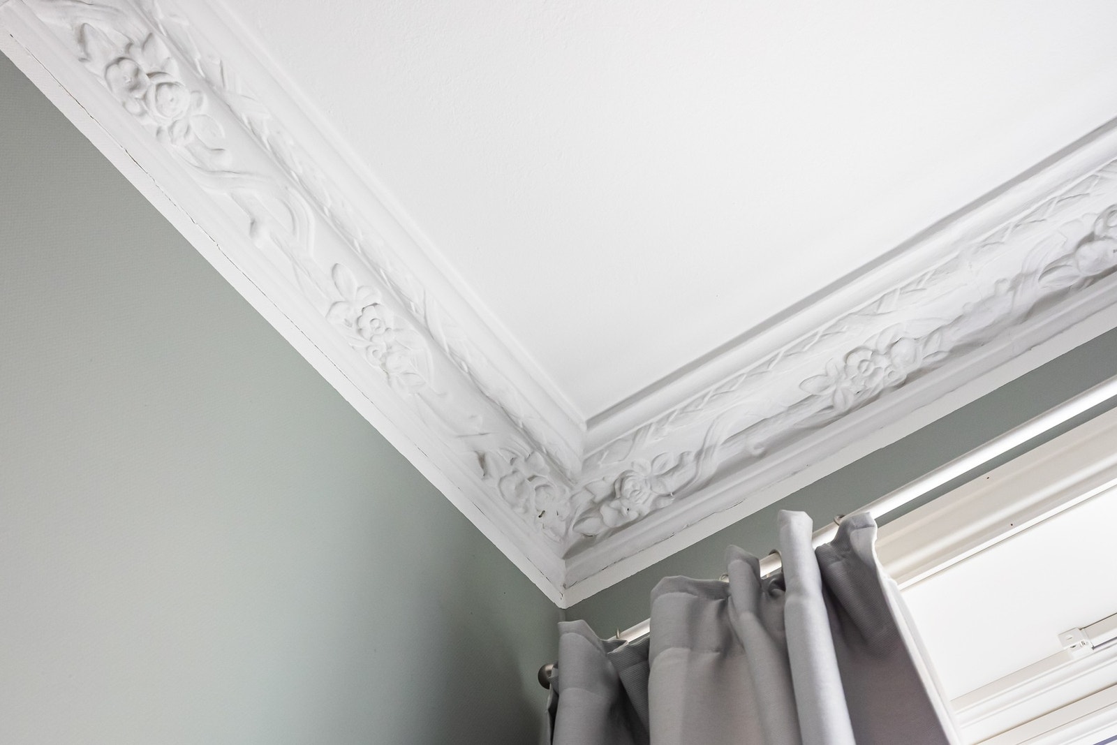 Klassiske detaljer gjennom hele leiligheten. Galleribilde