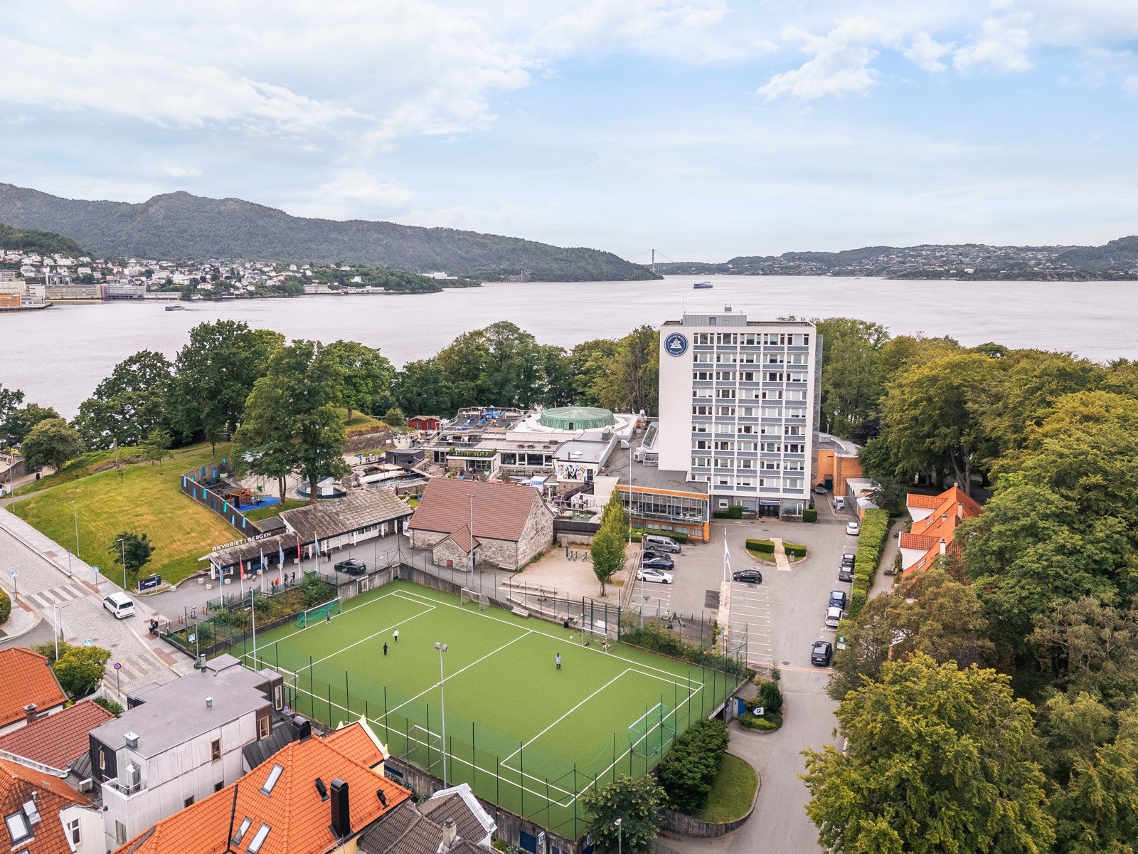 Nordnesparken m/ Nordnes sjøbad ligger kun få minutter unna. Galleribilde