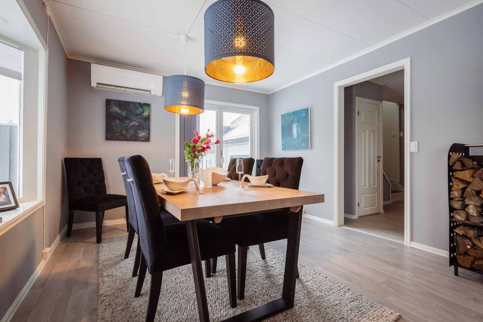 Romslig spisestue Galleribilde