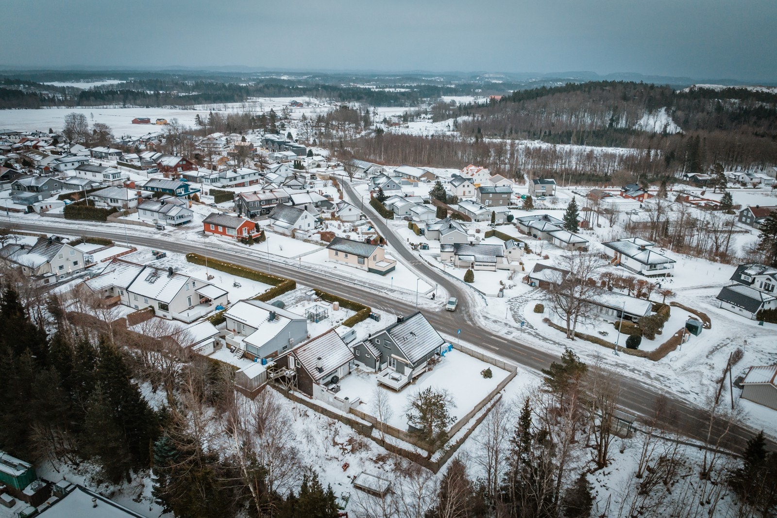 Når du ligger midt mellom 2 byer er det naturlig at du har kort vei til skog og mark. Masse flotte ruter for den turglade Galleribilde