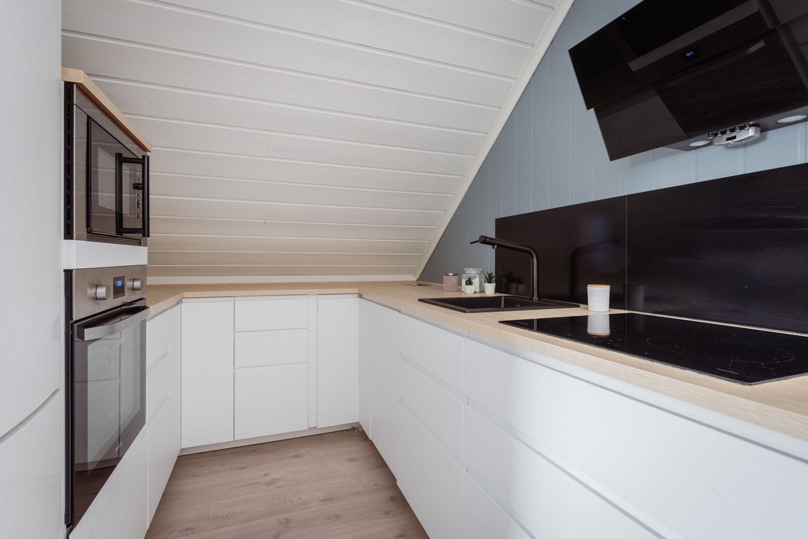 Praktisk lite kjøkken. En god løsning for å få masse plass Galleribilde