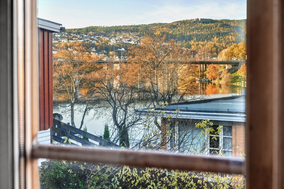 Utsikt mot Nidelva og Elgeseter Bru Galleribilde