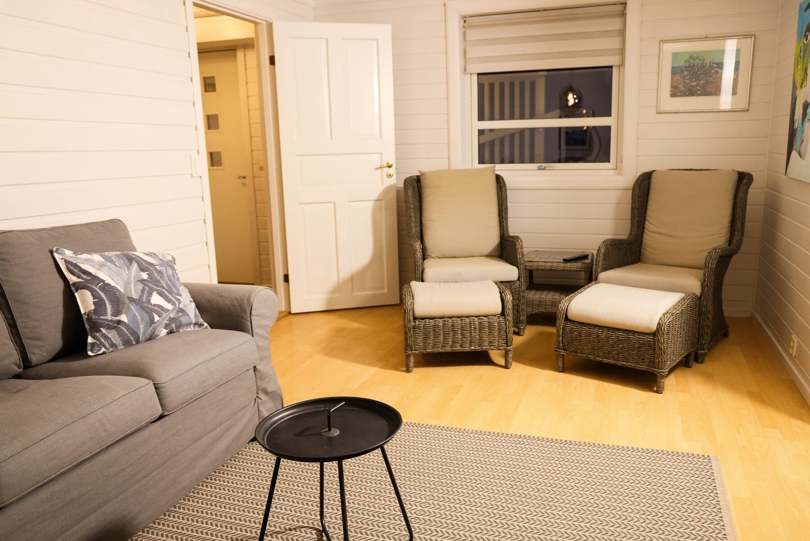 Utleiedelen inneholder vindfang, stue, kjøkken og bad/wc/vaskerom. Galleribilde