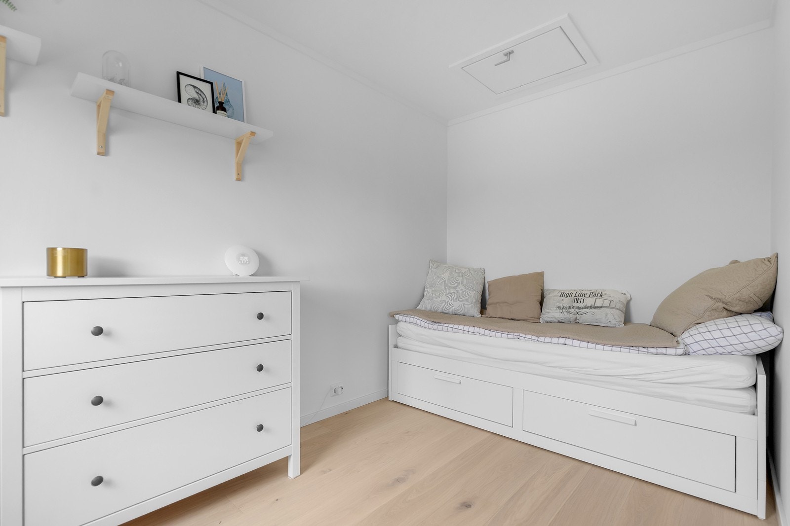 Soverom 3 som egner seg godt som barnerom, gjesterom eller kontor. Galleribilde