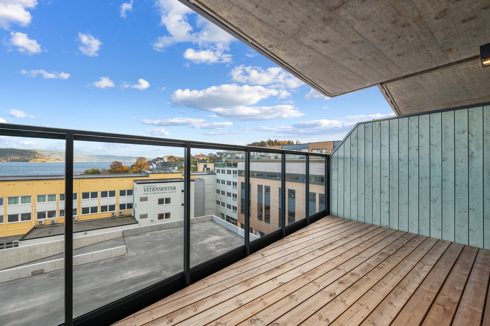 Balkongen er på ca. 9,2 kvm. Galleribilde