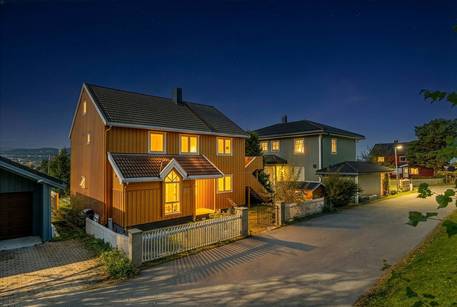 EiendomsMegler1 ved Marianne Vasiljevic har gleden av å presentere Kringsjåvegen 33 A. Galleribilde