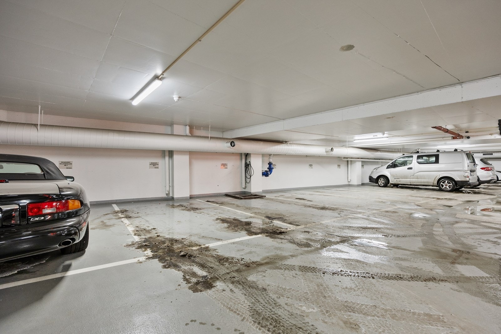 Det medfølger en egen garasjeplass i felles, lukket garasjeanlegg. Galleribilde