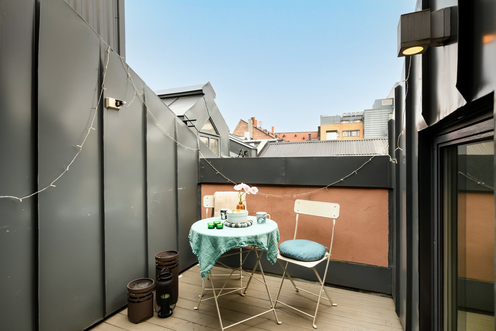 Fra stuen er det utgang til en privat og skjermet terrasse på 5 m². Galleribilde