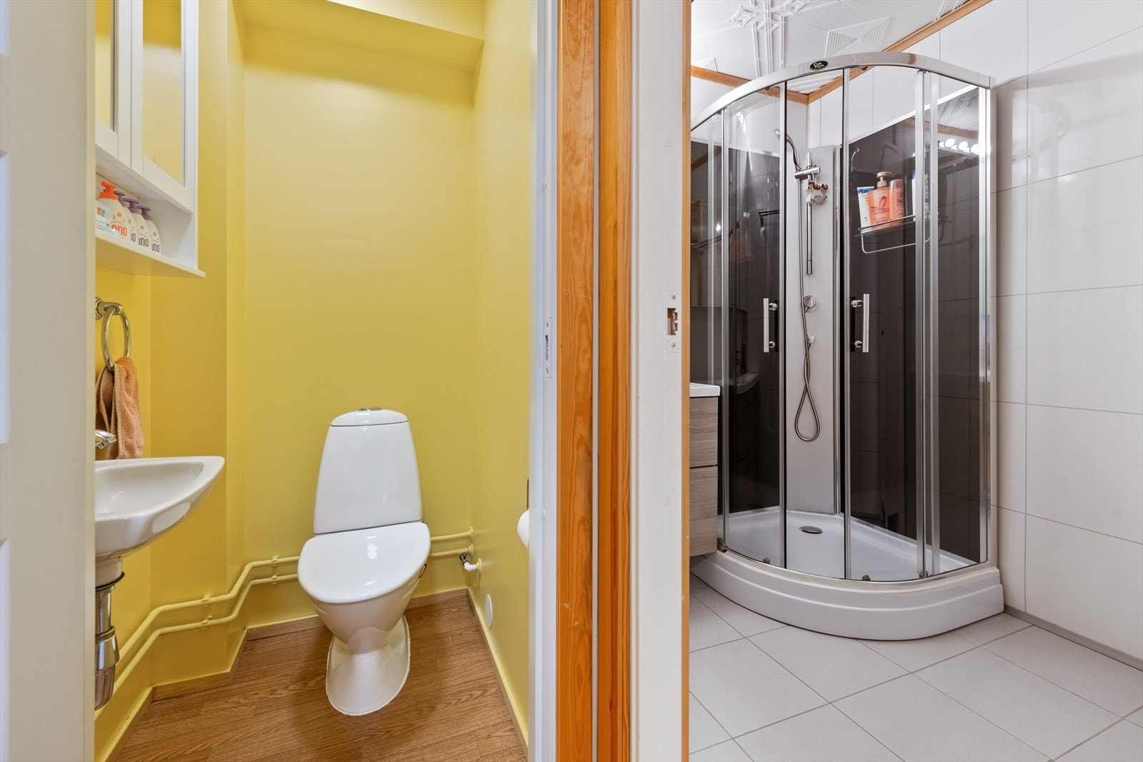 Det er også separat toalettrom Galleribilde