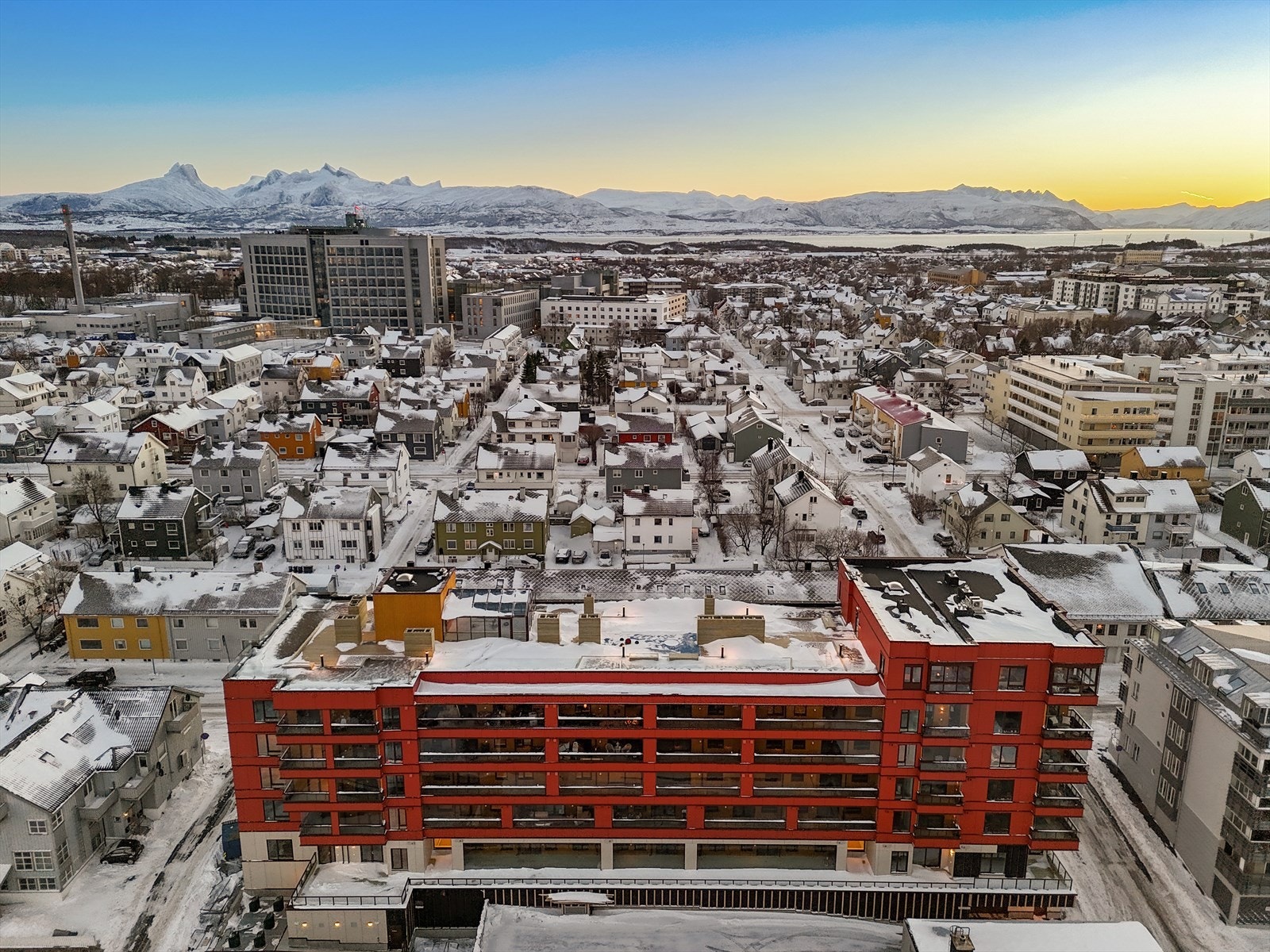 Den sentrale plasseringen gjør hverdagen enkel og effektiv, med kort vei til både buss, tog og utallige servicetilbud. Galleribilde