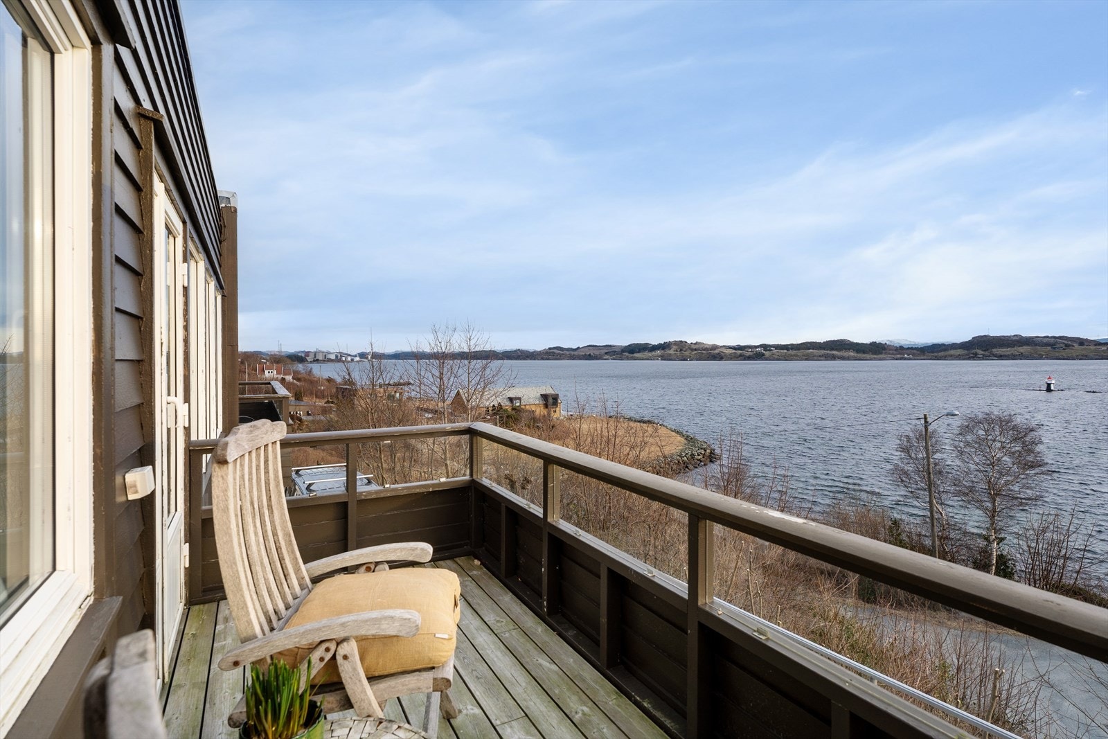 Balkong i 2. etasje, utgang fra stue/kjøkken. Galleribilde