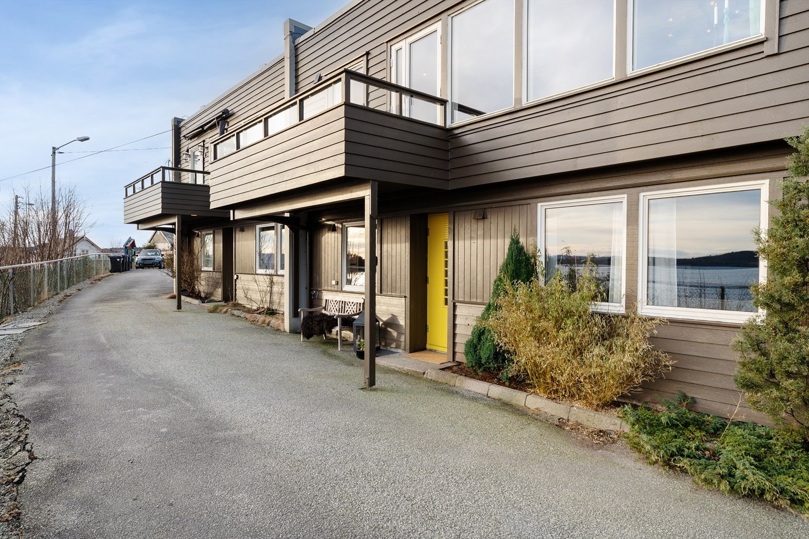 Boligen er innredet over 2 etasjer og har god og funksjonell planløsning. Galleribilde