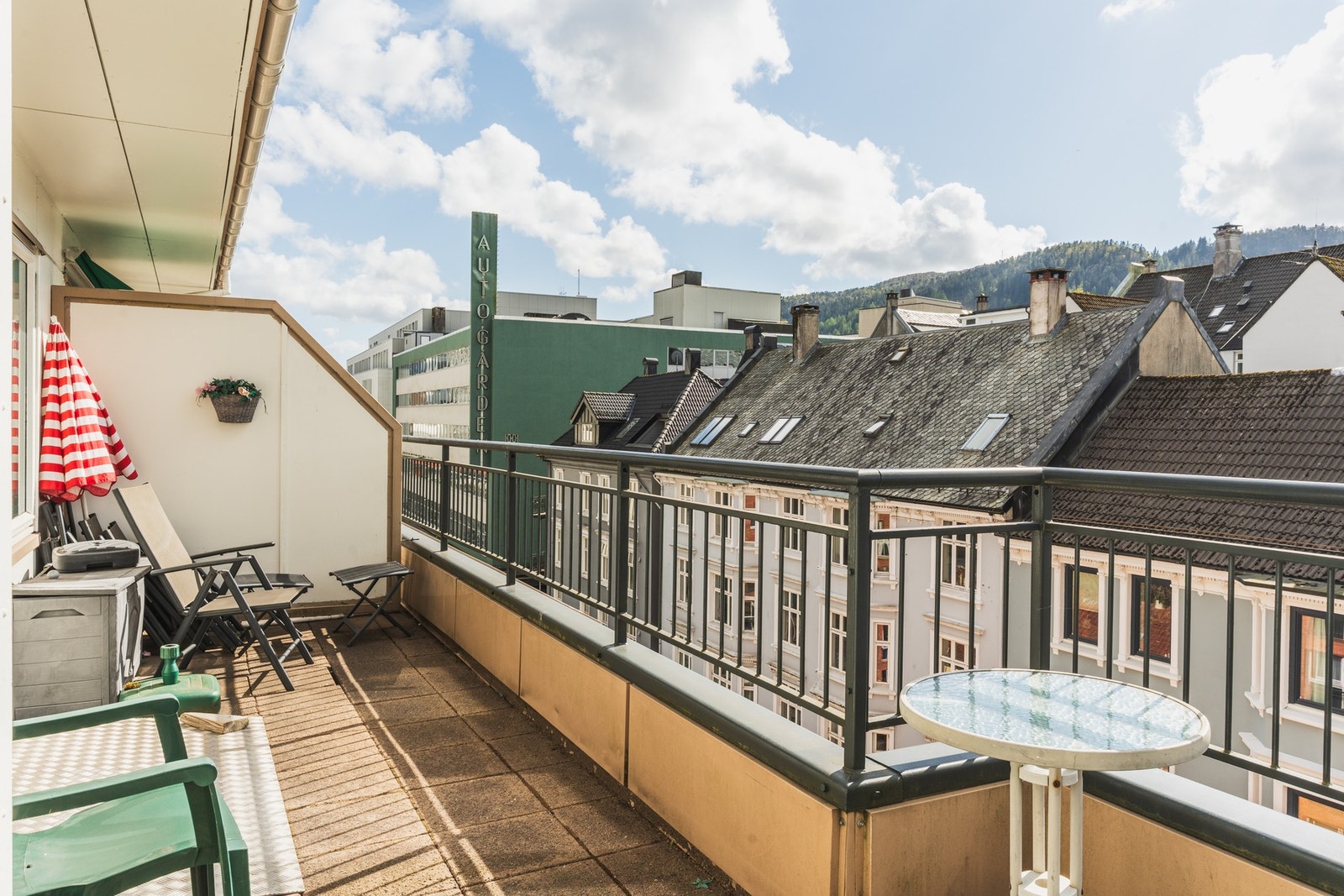Ved siden av den private balkongen kan beboerne også nyte en felles terrasse på toppen av bygget. Galleribilde