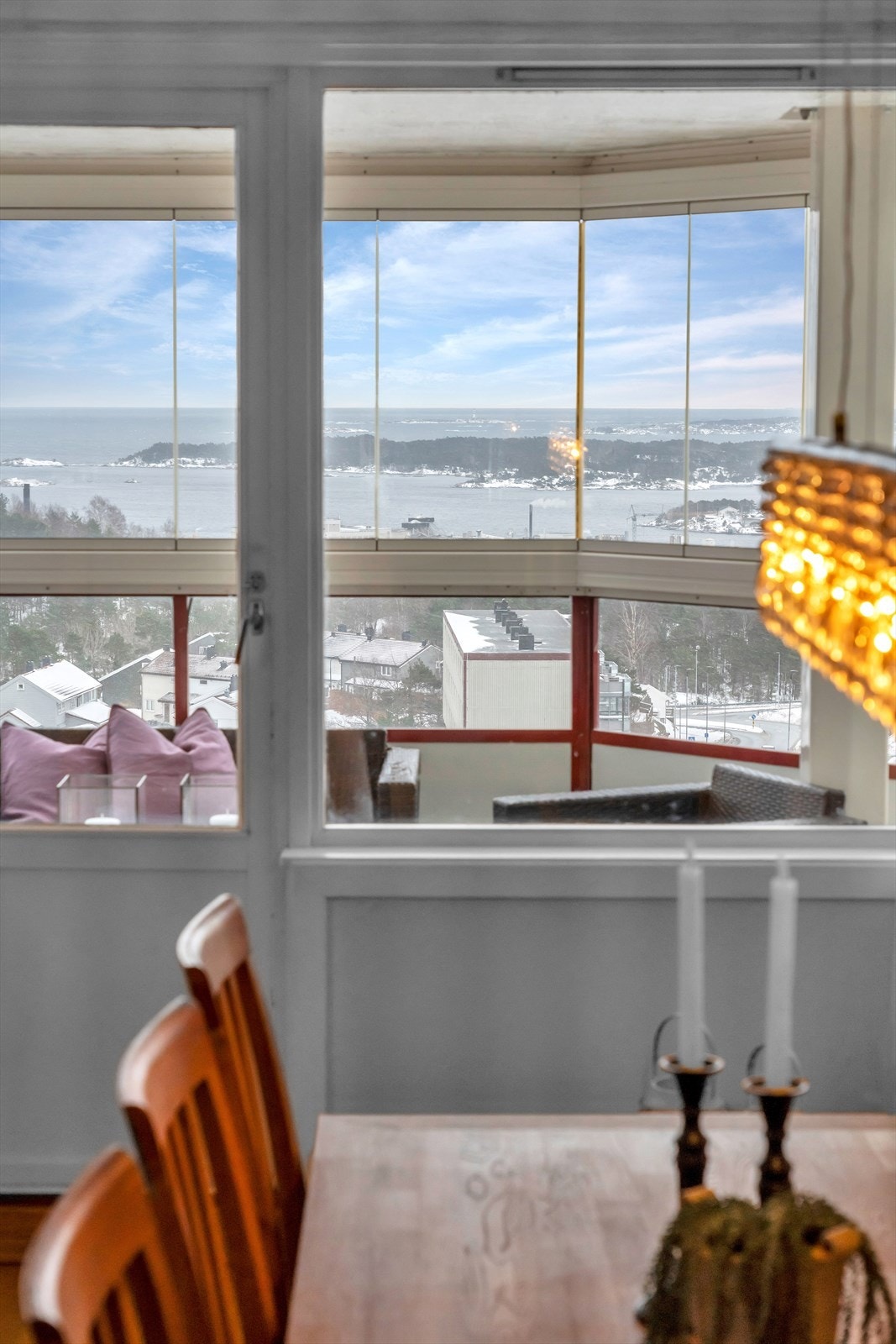 Hyggelig utsyn fra spiseplassen - perfekt sted å nyte et bedre måltid. Galleribilde