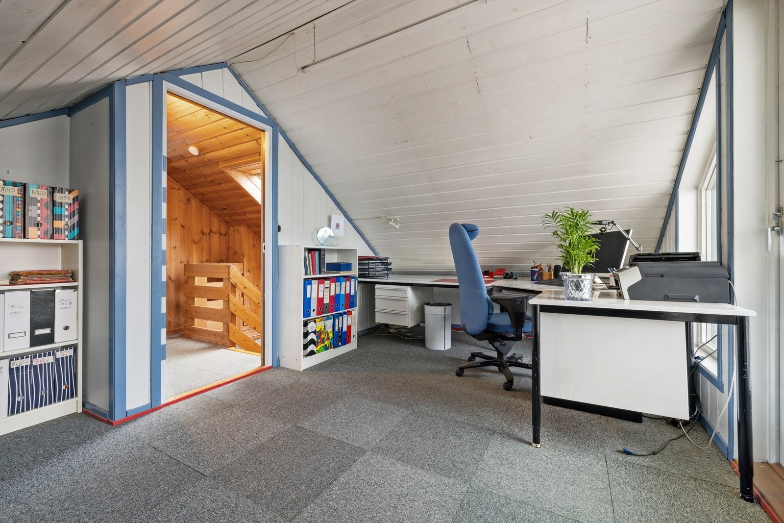 Fra loftsrommet er det utgang til en sydvendt terrasse på 12 m². Galleribilde