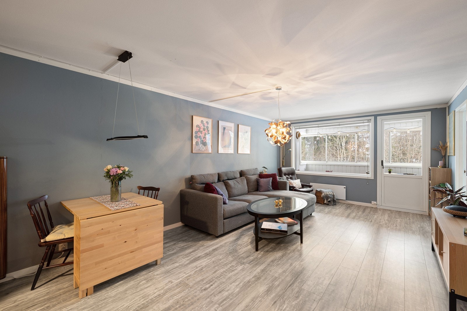 En koselig og innholdsrik 2-roms andelsleilighet med innglasset balkong. Galleribilde