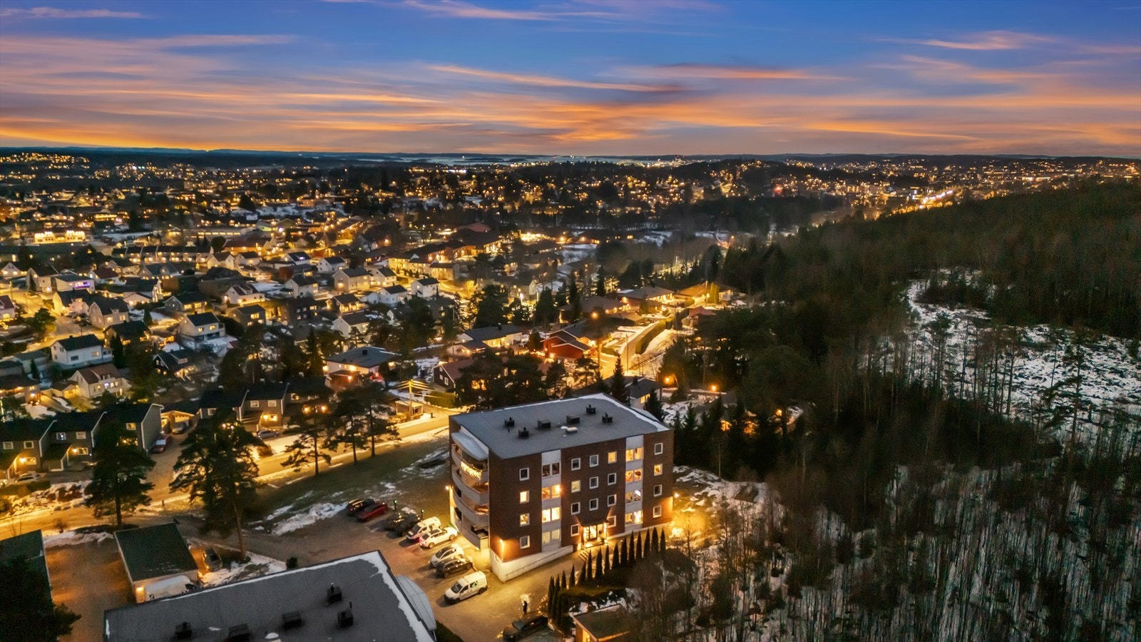 Eiendommen ligger nær Fredrikstadmarka, med flotte turområder i umiddelbar nærhet. Galleribilde