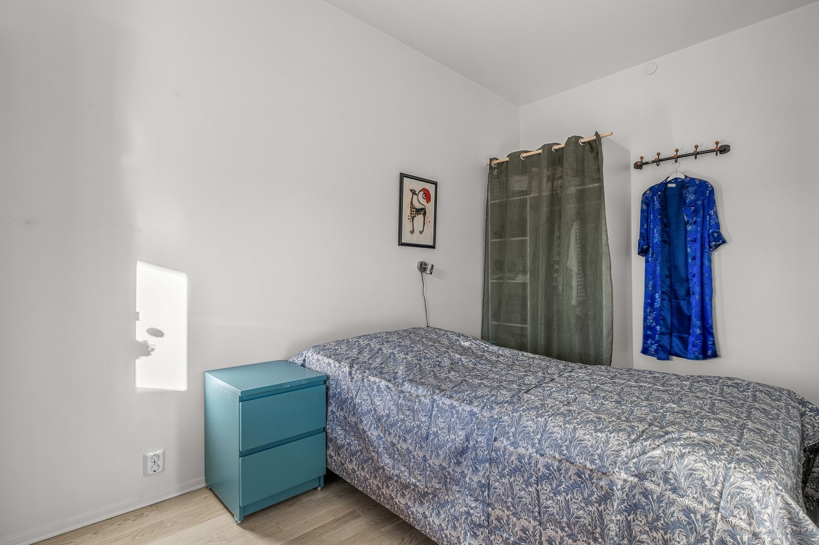 Her får du mye inkludert i felleskostnadene som tv/internett, oppvarming, varmtvann, kommunale kostnader mm. Galleribilde