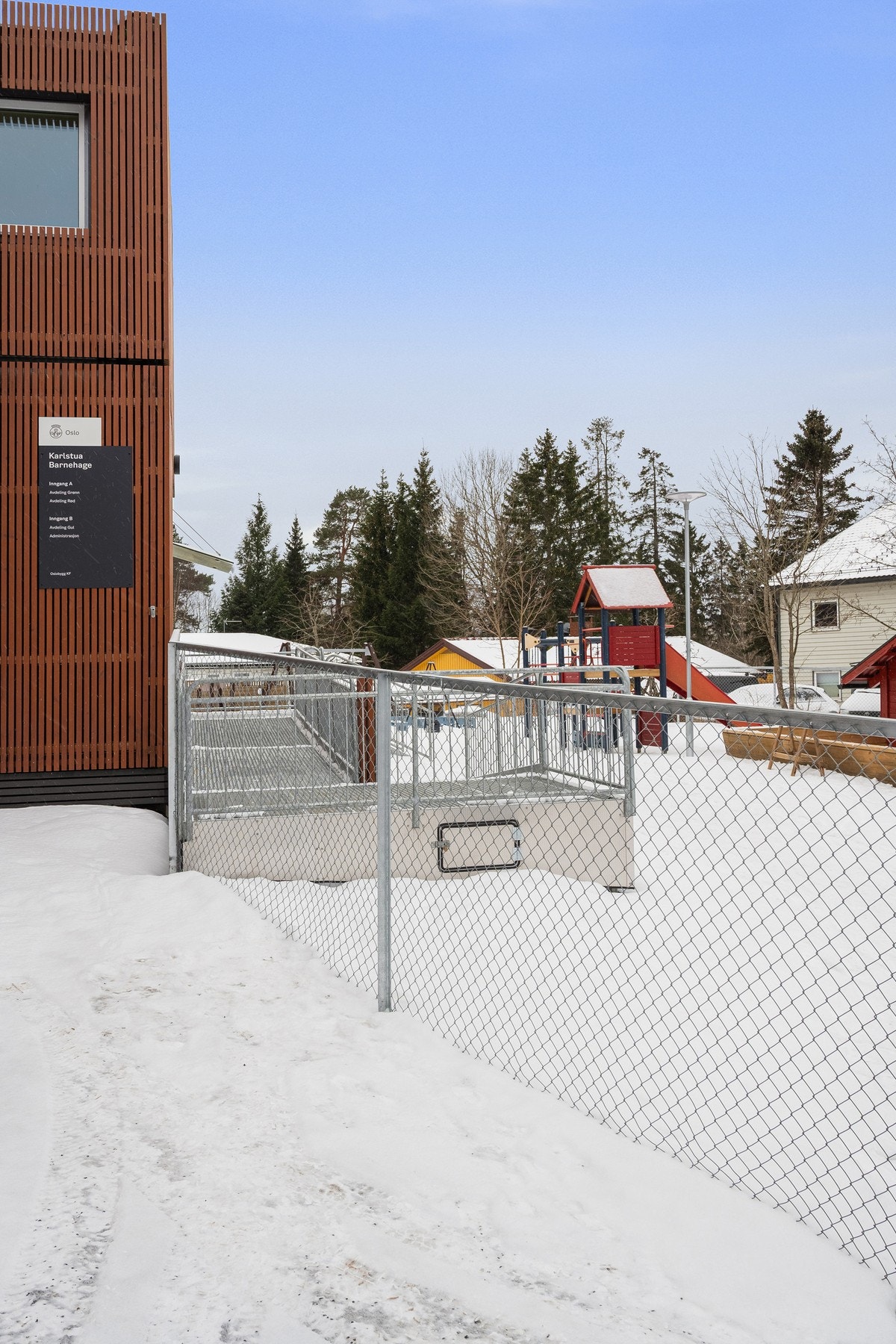 Barnehagen ligger bare noen få meter fra leiligheten Galleribilde