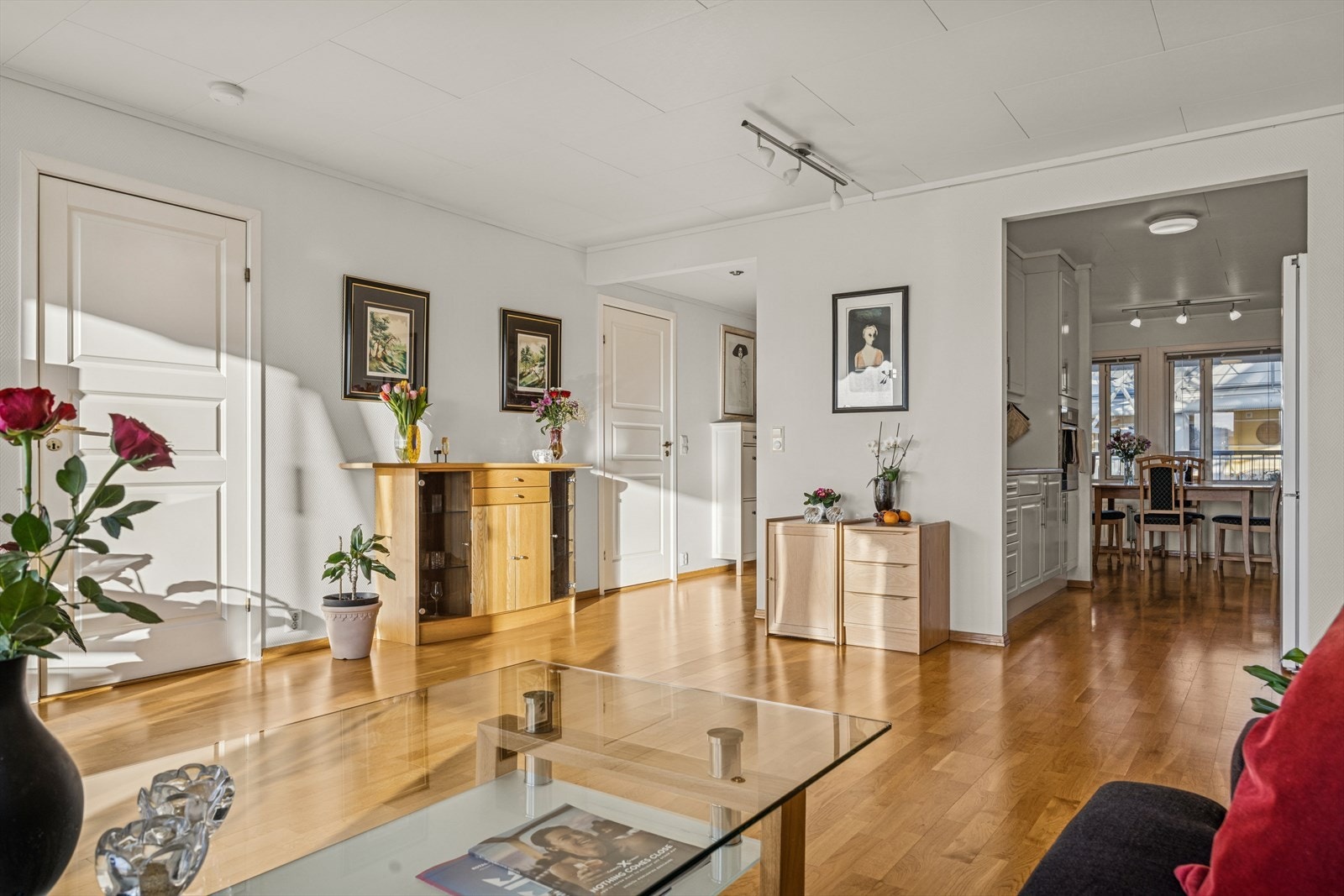 Leiligheten har en smart og praktisk planløsning som fordeler arealet effektivt. Galleribilde