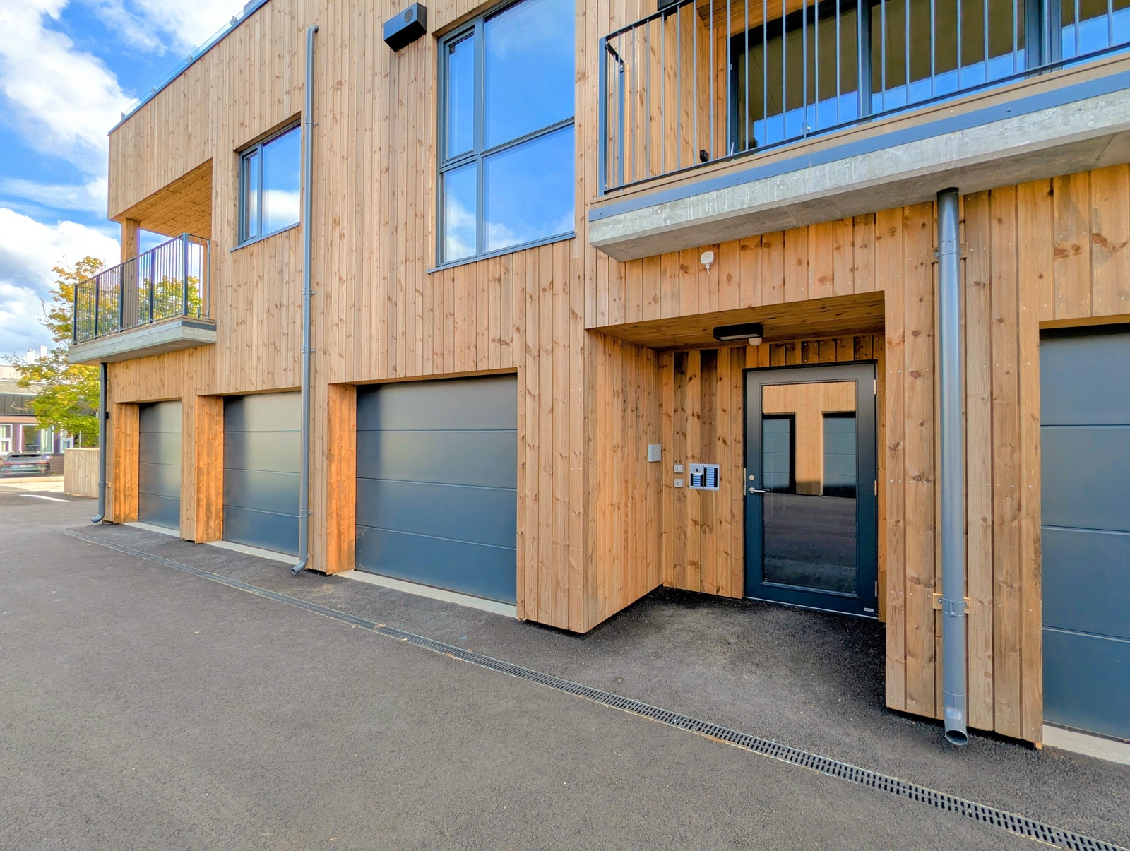 Blokkens inngangsparti. Galleribilde