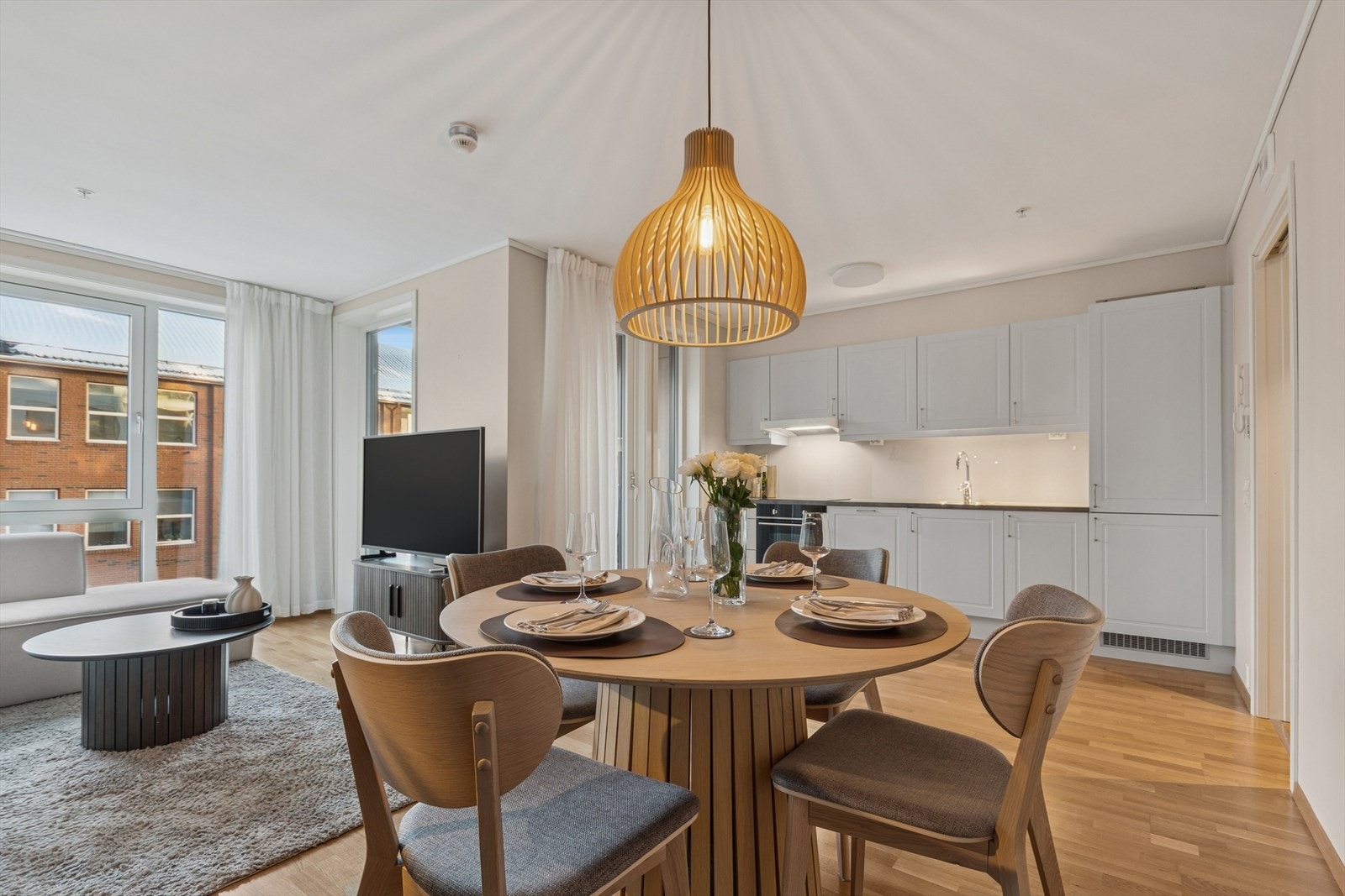 Her kan du dekke til hyggelige måltider både til hverdags og fest. Galleribilde