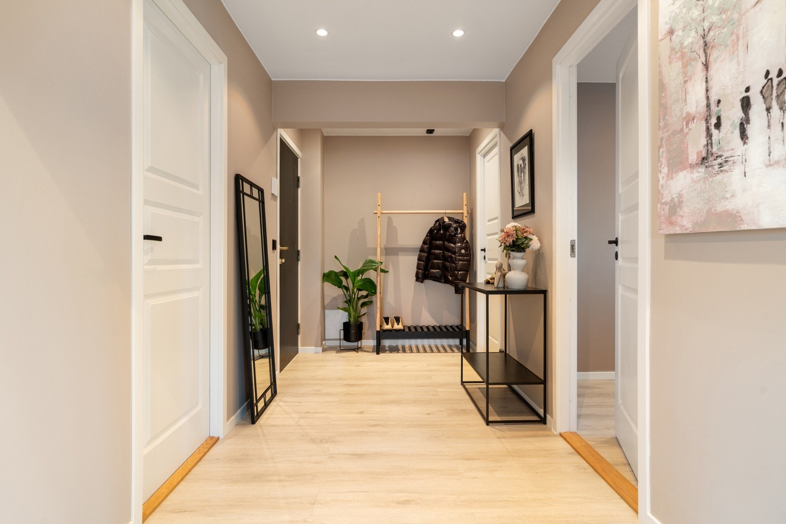 Leiligheten har også hele 12 kvm med bodplass i kjeller. Galleribilde