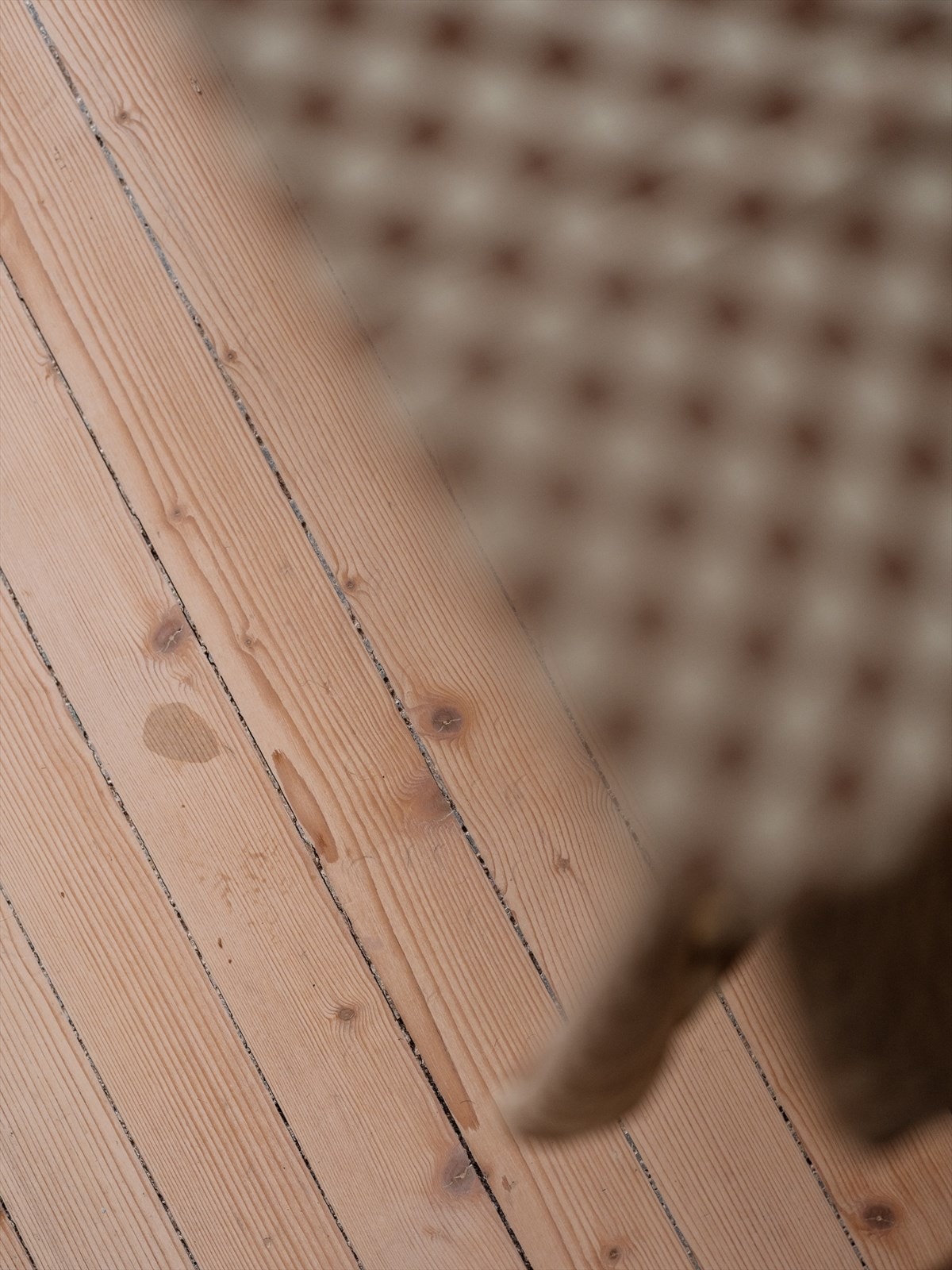 Sjarmerende tregulv går igjen i hele boligen. Galleribilde