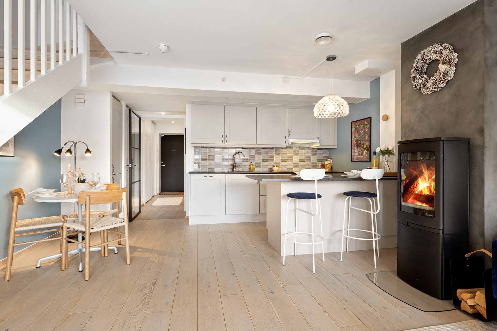 Peis skaper lun varme og et hyggelig uttrykk Galleribilde