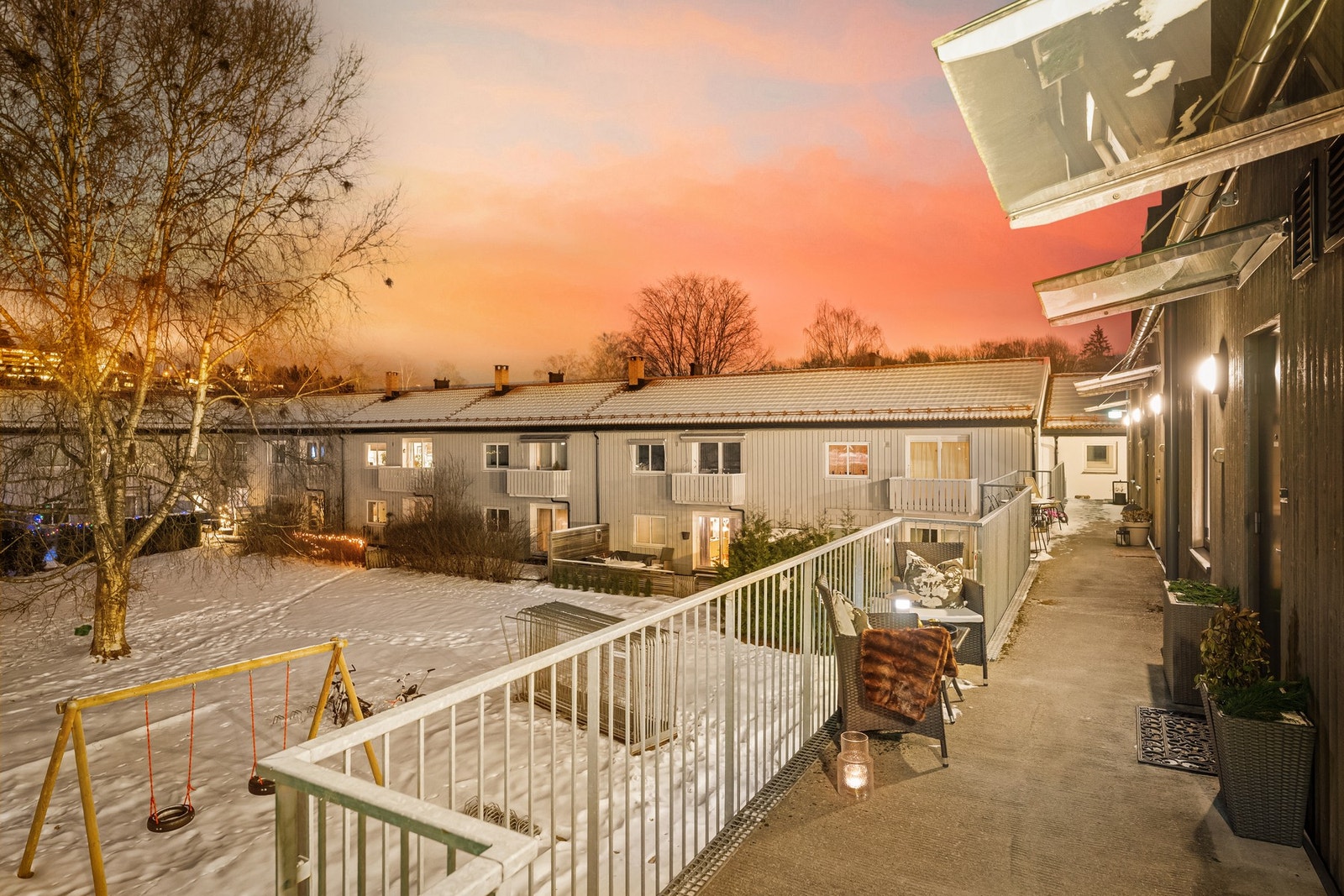 Svalgang med kveldssol Galleribilde