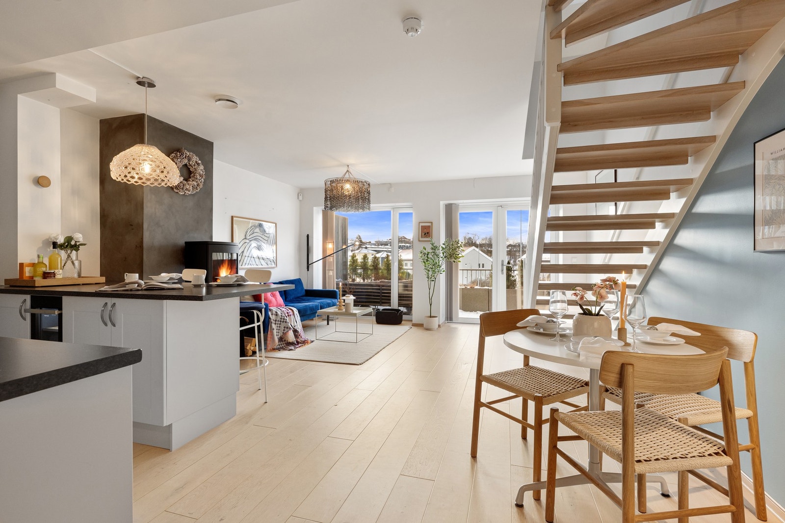 En hyggelig 3-roms leilighet over to plan Galleribilde