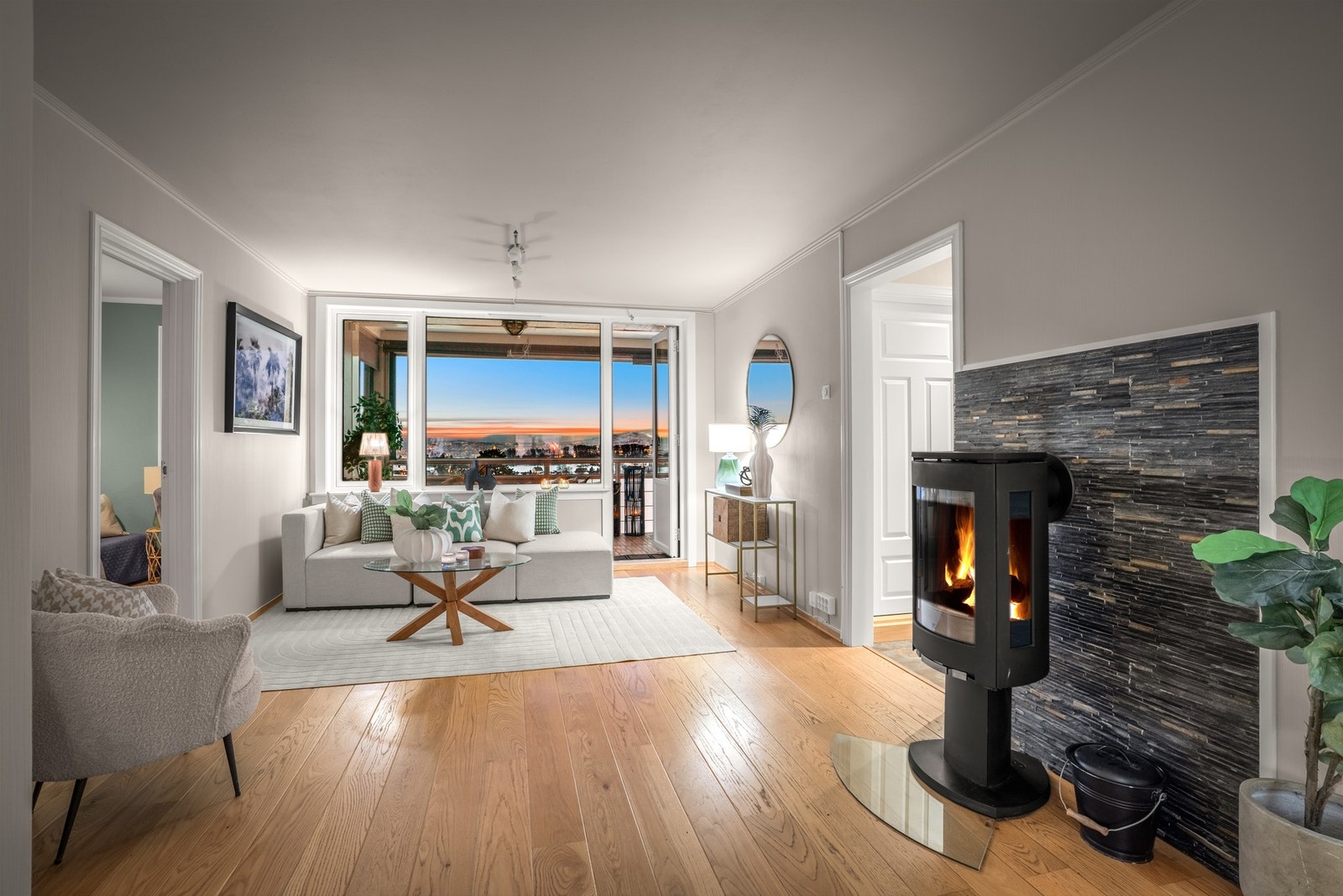 I 2013 ble det montert nytt ildsted i regi av Stokvold Peis og montering. Pipeløpene i borettslaget ble rehabilitert i 2014. Galleribilde