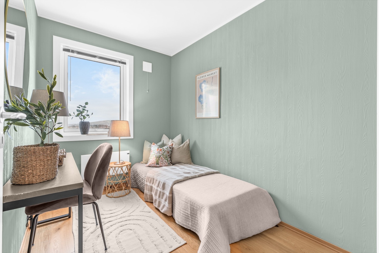 Soverom III. Herlig utsikt også fra dette rommet. Galleribilde