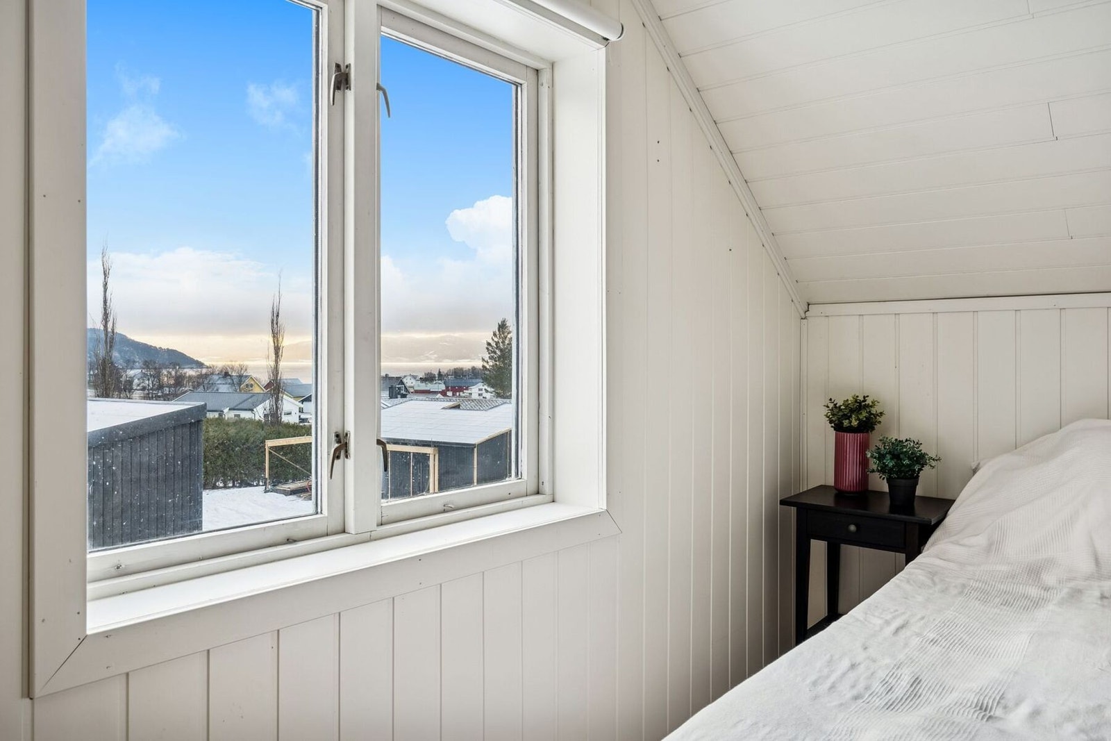 Nydelig utsikt over fjorden. Galleribilde