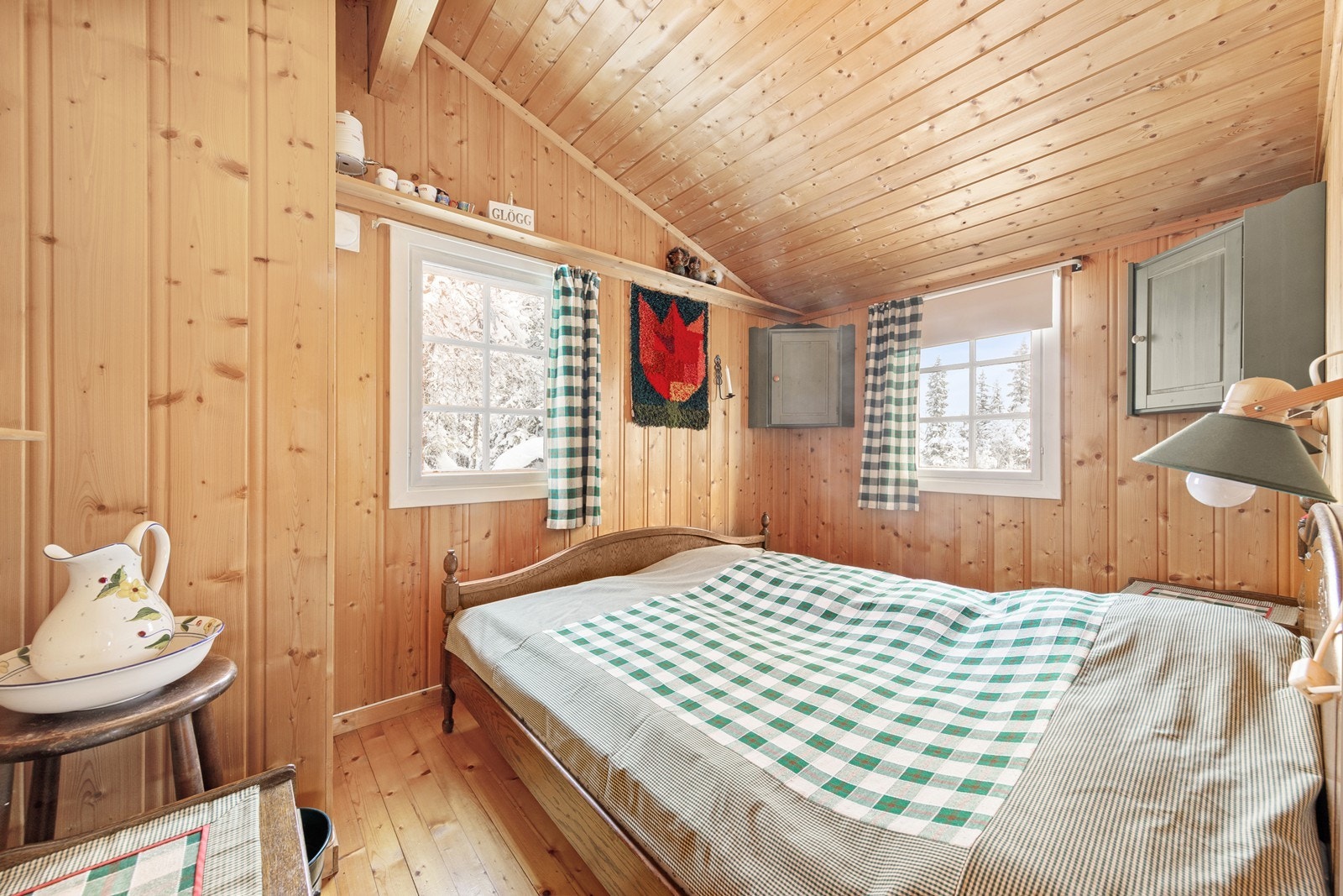 Totalt har man 3 soverom i hovedhytta. Galleribilde